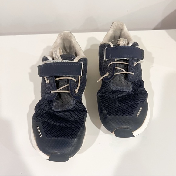 On Cloud Play Navy Blue Kids Shoes - Picture 3 of 11